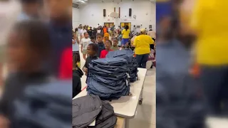 Larry Hughes, Jonnie Williams team up for St. Louis back-to-school drive