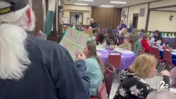 Семья Перри Холл собирает средства на стипендии для Балтиморской лабораторной школы. Семья Перри Холл собирает средства на стипендии для Балтиморской лабораторной школы.