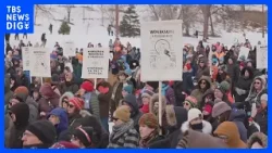 米ミネアポリスで追悼式　移民当局の発砲で女性死亡の事件から1か月｜TBS NEWS DIG