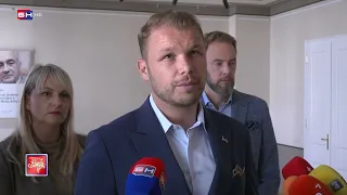 Gradonačelnik Stanivuković uručio više od 40 novih besplatnih građevinskih dozvola Banjalučanima