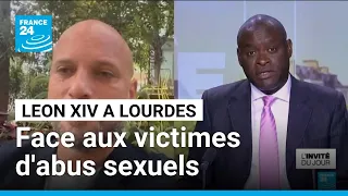Le Pape face aux victimes d'abus sexuels à Lourdes après sa venue à Paris • FRANCE 24