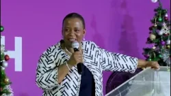 Рождество — слишком важное событие, и уже слишком поздно приравнивать его к другим верованиям. Рождество — слишком важное событие, и уже слишком поздно приравнивать его к другим верованиям.