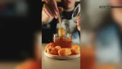 Ученики Kids Connect готовят еду на мероприятии в Тамайо.