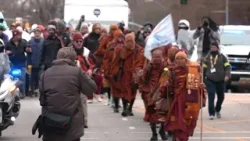 Thousands gather at Capitol to see Buddhist monks 'Walk for Peace'