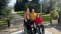 Conocemos a Marta y Sergio, dos afectados por una rara enfermedad conocida como ataxia de Friedreich