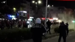 "Mos godisni, mos godisni",kërcet shufra e hekurit në protestë: Ç'ndodhi mes policisë dhe gazetarëve