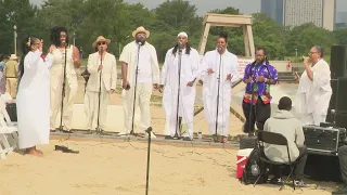 Chicago church holds lakefront baptisms to reach young adults after summer of teen takeovers