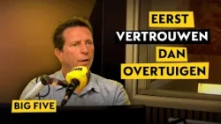 Politieonderhandelaar gebruikt empathie om gijzelingen zonder geweld te beëindigen