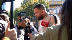 Revolta studentore/ Luizi me familjen mes protestuesve: Kam ardhur që ata të dëgjojnë, duhet dialog
