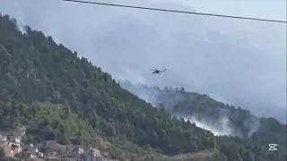 Wind and heat on Morrone, goal to extinguish a fire front. Pyrotechnic company saved
