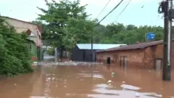 Paraná River flooding intensifies as families abandon their homes