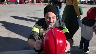 Salerno, torna "Babbo Natale che viene dal Cielo" al Comando dei Vigili del Fuoco