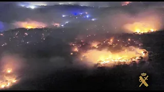 Nighttime footage of the fire recorded by the Civil Guard's Pegaso team