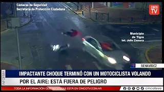 CINCO TV - MOTORCYCLIST EJECTED AFTER COLLIDING WITH A CAR AND IS OUT OF DANGER