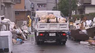Disaster Waste Cleanup Continues in Sakura, Chiba After Typhoon 25 Causes Widespread Flooding (Se...