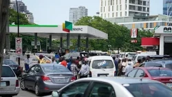 Nigeria : baisse temporaire du prix de l’essence avant la présidentielle