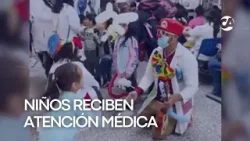 Niños reciben atención médica durante una jornada de otorrinolaringología.