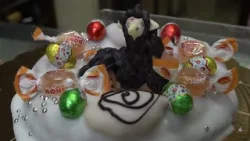 Bari, Pasqua a tavola: è corsa ai dolci della tradizione tra scarcelle, taralli glassati e colombe