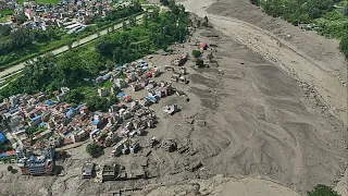Crues soudaines au Népal : au moins 95 morts à la frontière chinoise, "nombreuses victimes" au Tibet