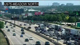 Man killed after being pinned in two-car crash on US-75 in Dallas