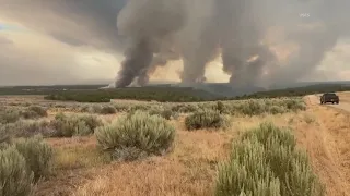 Crews continue to battle Colorado wildfires