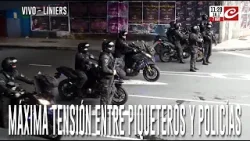 Máxima tensión en Liniers:  la policía motorizada avanza sobre piqueteros
