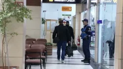 Grabitet pika e këmbimit valutor/ Tiranë, grabitësi mori një sasi parash dhe u largua