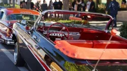 Церемония выпуска почтовой марки Lowriders в библиотеке Логан-Хайтс.