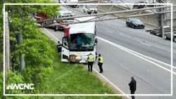 Charter bus taking SC middle schoolers to Carowinds crashes on I-85