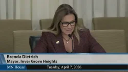 Вопрос о финансировании предлагаемого Зала хоккейной славы Миннесоты рассматривается в комитете П...