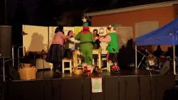 A suszter manói előadás az adventi vásárban