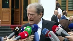 TMERR NË PARLAMENT/Berisha:Rama po i kërcënon deputetët e PS me dosje-tendera për të siguruar votat