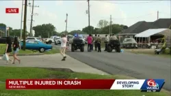 13 человек получили ранения, водитель арестован после того, как автомобиль сбил участников парада... 13 человек получили ранения, водитель арестован после того, как автомобиль сбил участников парада...