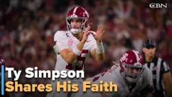 Звезда команды «Алабама Кримсон Тайд» рассказывает, почему он играет ради более важной цели. Звезда команды «Алабама Кримсон Тайд» рассказывает, почему он играет ради более важной цели.