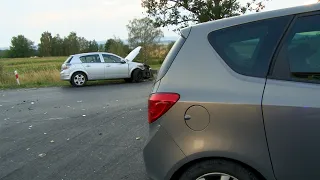 Serious collision involving two Opels on DW382 near Piława Górna