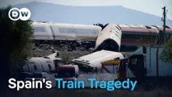 Deadly rail crash raises new safety concerns in Spain | DW News