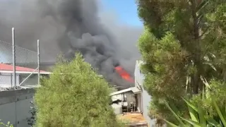 Προσπάθειες για να μην επεκταθεί η φωτιά στην Αραδίππου