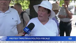 Protest in front of Parliament against the new fiscal-budgetary policy.