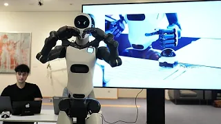 Yapay zekalı robotlar Brüksel'deki Avrupa Parlamentosu'nda sergileniyor