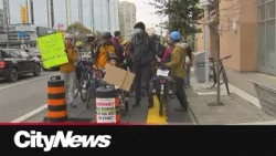 Bike lane protests continue on Bloor Street, growing standoff with police