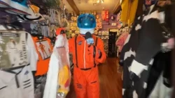 Halloween costume shopping? This Old Sacramento shop is back