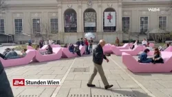 Enzis im MQ heuer in den Farben "Punschkrapferlrosa" und "Sodazitrongelb"