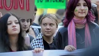 Suécia: milhares de pessoas manifestam-se em Estocolmo contra a crise climática