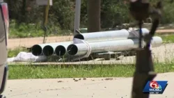 Жителям Розеленда грозит отключение водоснабжения из-за химических ожогов водопроводной трубы.