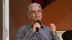 Vinicius Brum canta no programa Cantos do Sul da Terra Vinicius Brum canta no programa Cantos do Sul da Terra