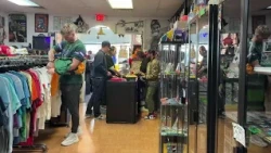 Brewers World Series run sparks shopping frenzy as Milwaukee fans rush to grab team gear