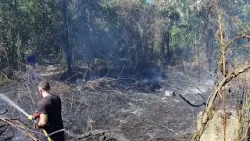 Zjarri në fabrikën e stiroporit në Mushnikovë, ka shkatuar dëm mbi 400 mije euro Zjarri në fabrikën e stiroporit në Mushnikovë, ka shkatuar dëm mbi 400 mije euro