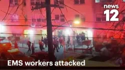 По меньшей мере двое сотрудников скорой помощи подверглись жестокому нападению в Бронксе.