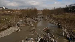 Mbeturinat shëmtojnë pamjen e lumenjëve