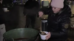 Egy forró tál babgulyás - ételosztás a rászorulóknak